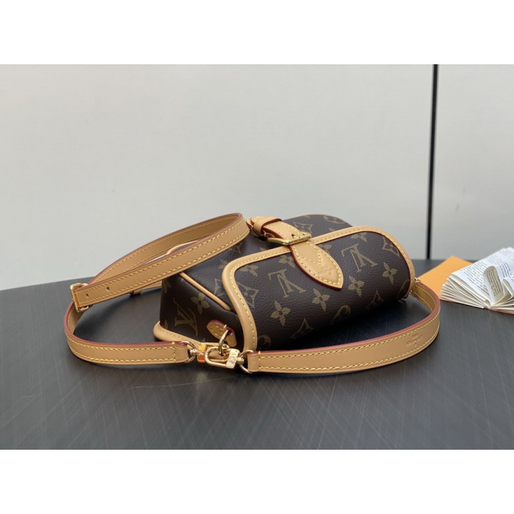 Lv Diane M83566 10.5x6x19cm Bags