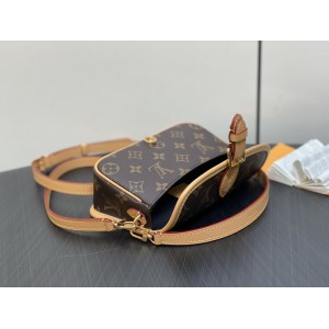 Lv Diane M83566 10.5x6x19cm Bags