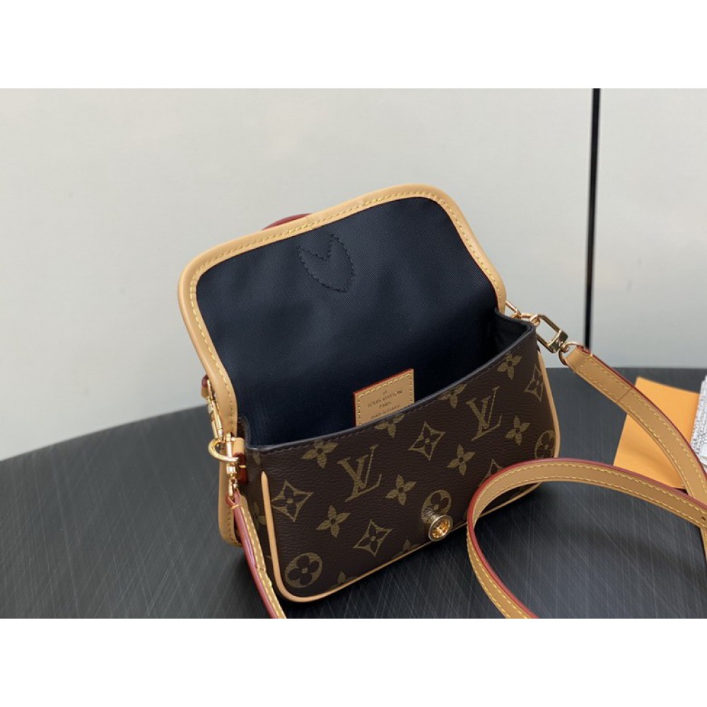 Lv Diane M83566 10.5x6x19cm Bags