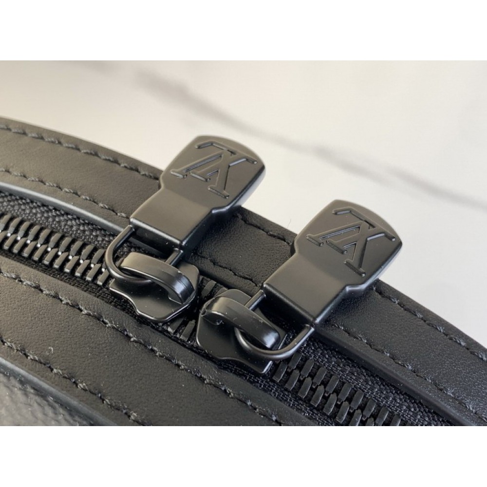 Lv Discovery M11641 29x38x20cm  Bags