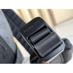 Lv Discovery M11641 29x38x20cm  Bags