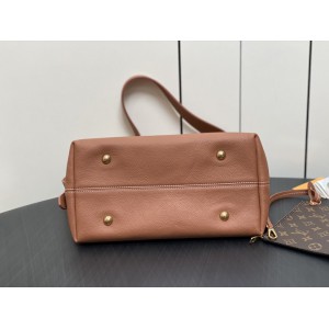 Lv Low Key Hobo M24856 31x35x18cm Bags