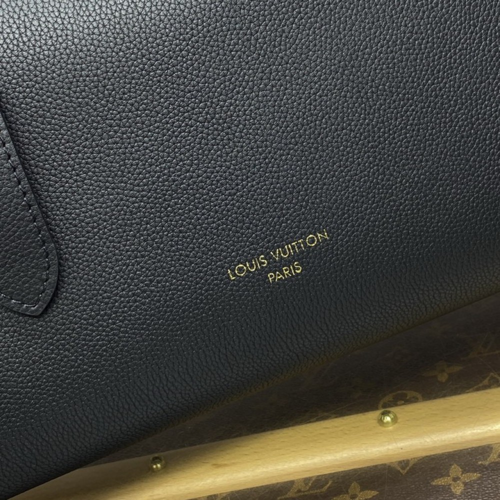 Lv Low Key Cabas MM M25342 47x30x14CM Bags