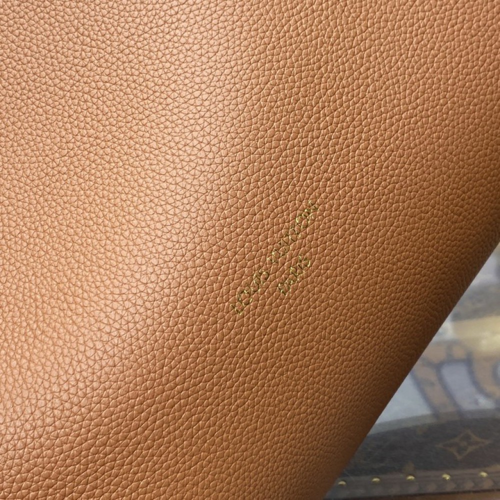 Lv Low Key Cabas MM M25342 47x30x14CM Bags