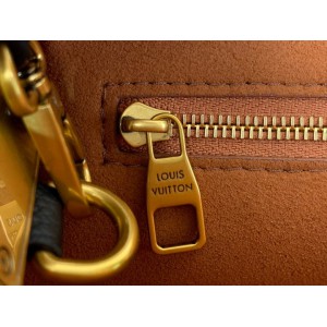 Lv Low Key messenger M13148 30x18x12cm Bags