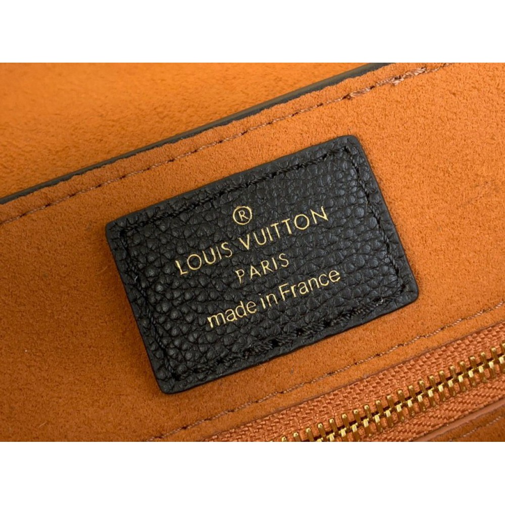 Lv Low Key messenger M13148 30x18x12cm Bags