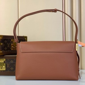 Lv Low Key messenger M13148 30x18x12cm Bags