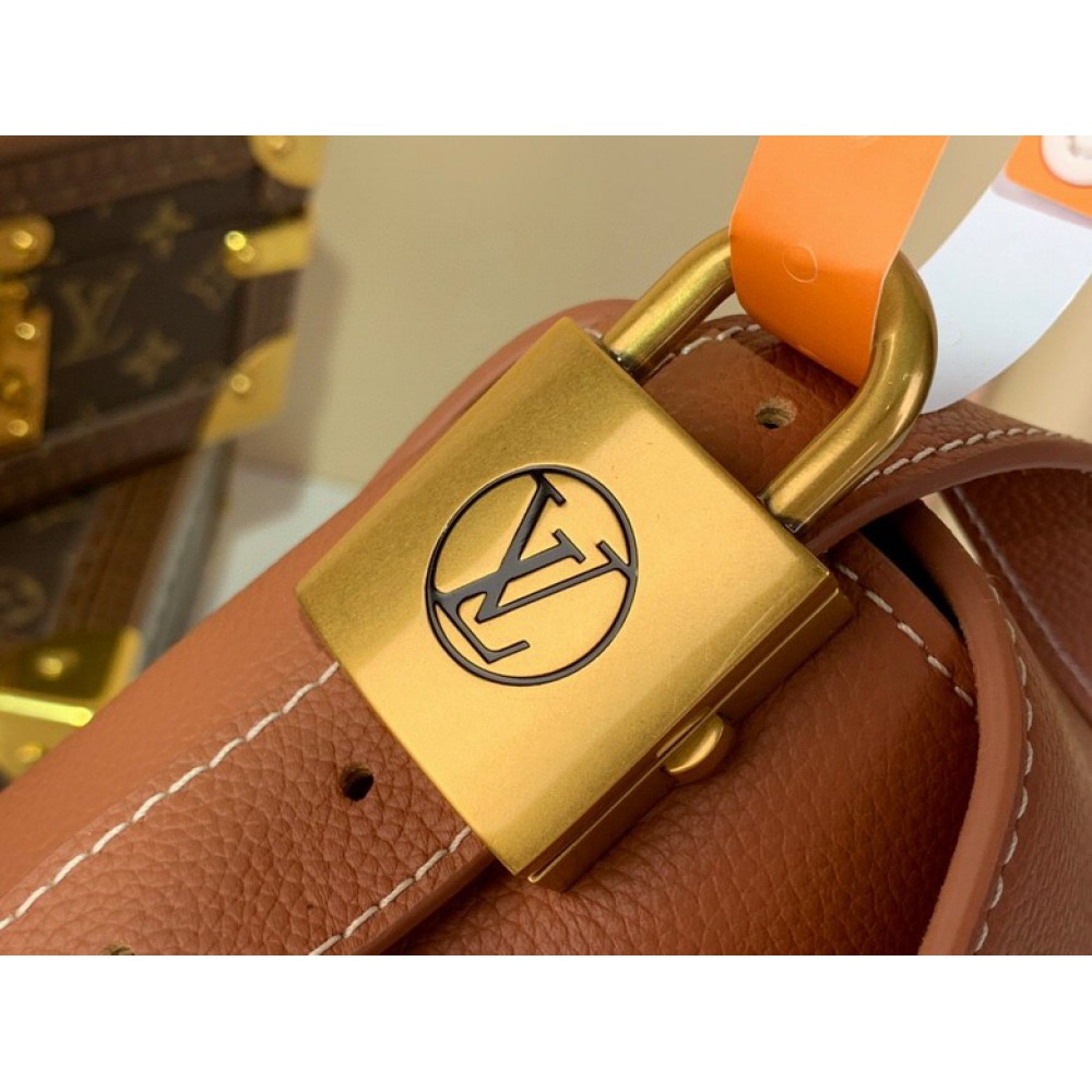 Lv Low Key messenger M13148 30x18x12cm Bags