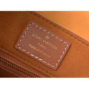 Lv Low Key messenger M13148 30x18x12cm Bags