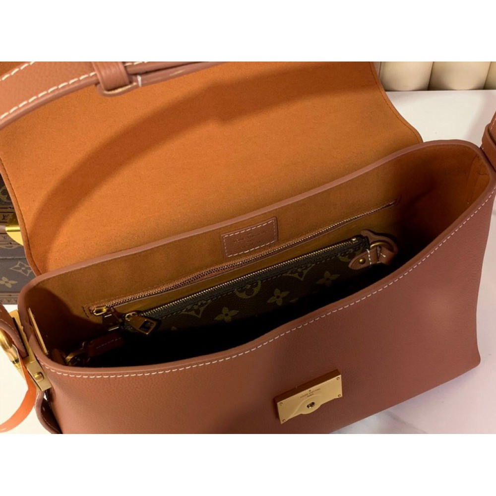 Lv Low Key messenger M13148 30x18x12cm Bags