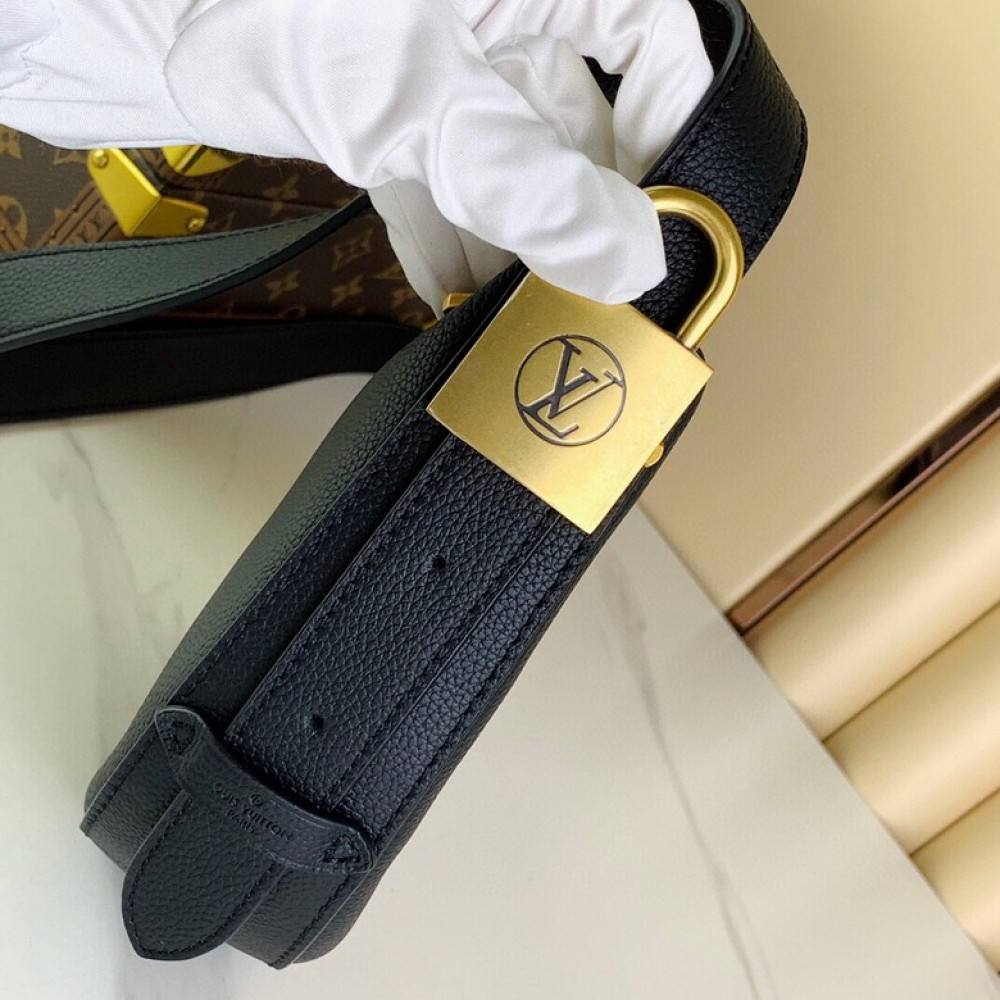 Lv Low Key bumbag M11429 28x13x5.5cm Bags