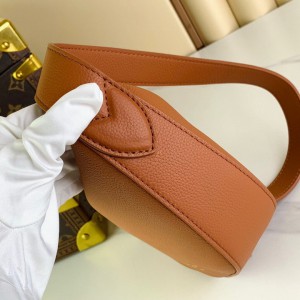 Lv Low Key bumbag M11429 28x13x5.5cm Bags