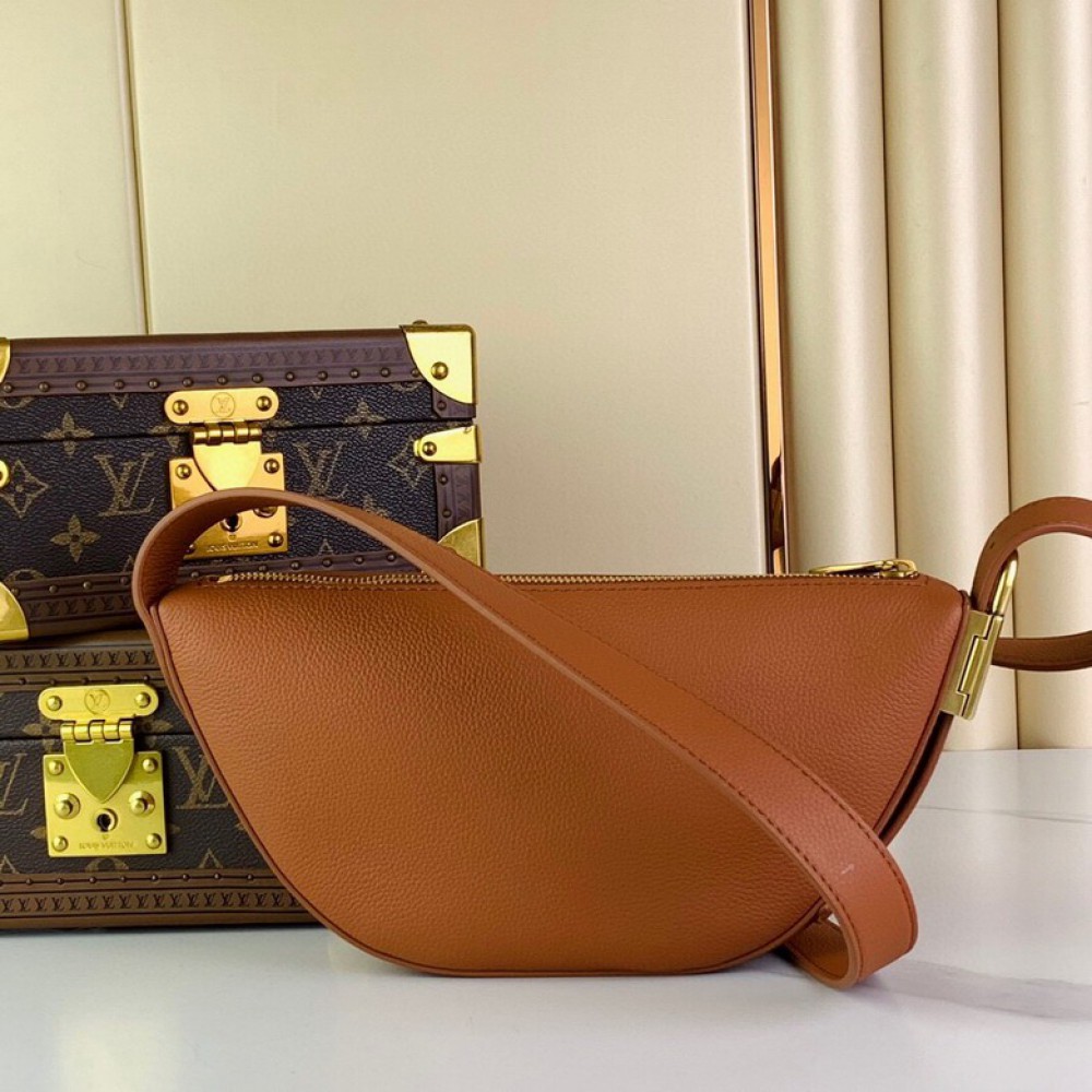 Lv Low Key bumbag M11429 28x13x5.5cm Bags