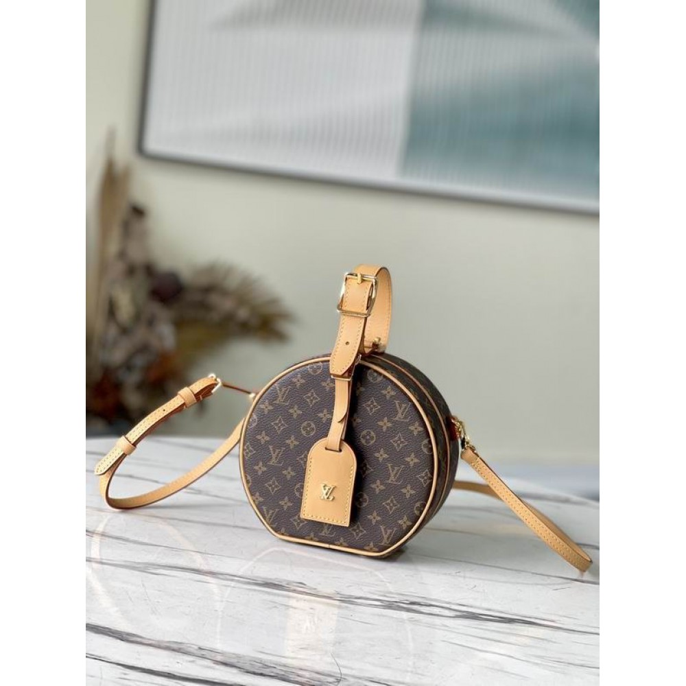 Lv Boite Chapeau M43514 17.5x16.5x7.5 cm  Bags