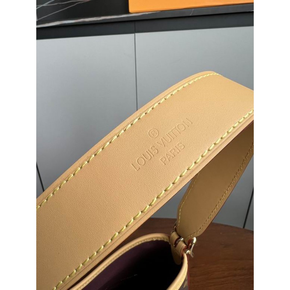 Lv CarryAll PM M46203 29x24x12cm  Bags