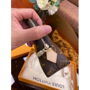 Lv Cosmétique M47353 22.5x5.5x15.5cm  Bags