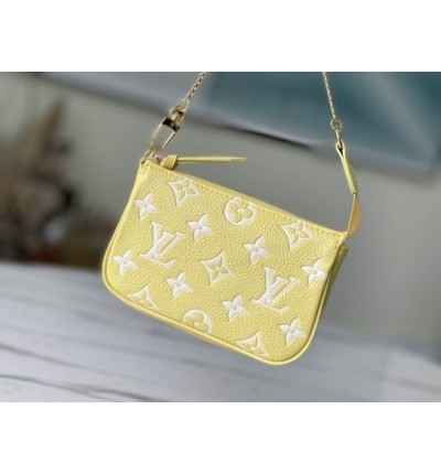 Lv Mini Pochette Accessories M46129 15.5x10.5x4cm