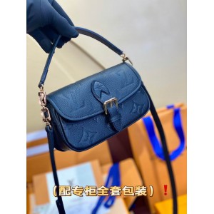 Lv Diane M13642 10.5x6x19cm Bags