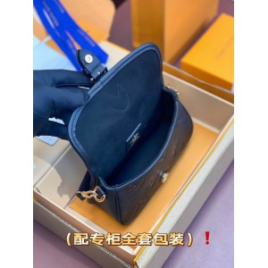 Lv Diane M13642 10.5x6x19cm Bags