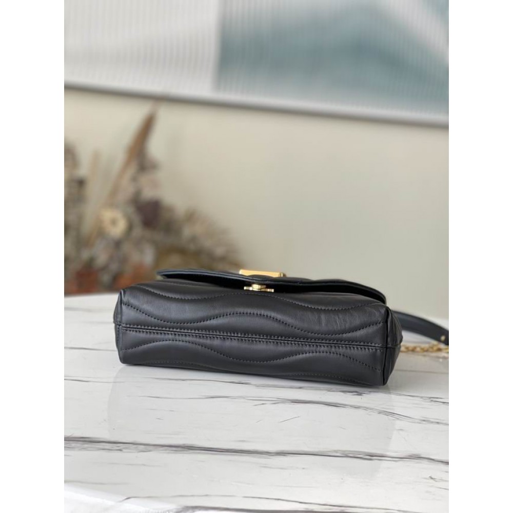 Lv New Wave Chain Bag MM M59985 24x14x9cm Bags