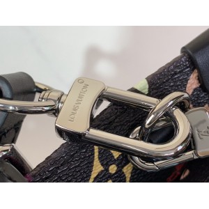 Lv OnTheGo x TM East West Chain M13260 25x13x10cm Bags