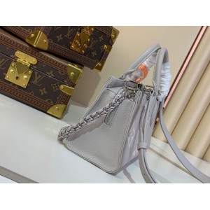 Lv OnTheGo East West Chain M23640 25x13x10cm Bags