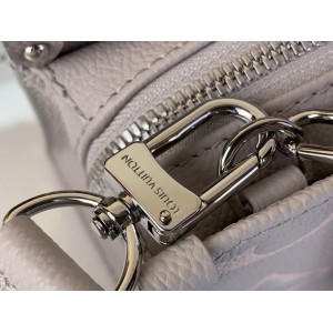 Lv OnTheGo East West Chain M23640 25x13x10cm Bags