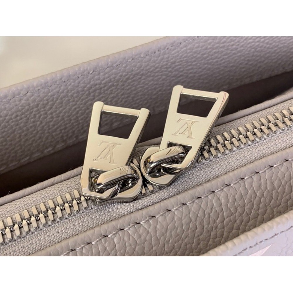 Lv OnTheGo East West Chain M23640 25x13x10cm Bags