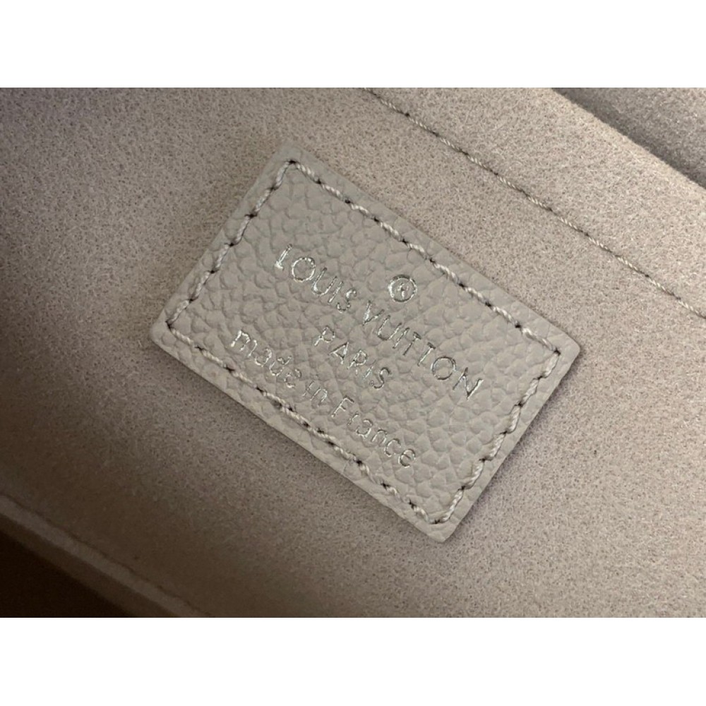 Lv OnTheGo East West Chain M23640 25x13x10cm Bags