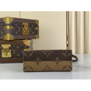 Lv OnTheGo BB M46839 18x15x8.5cm Bags