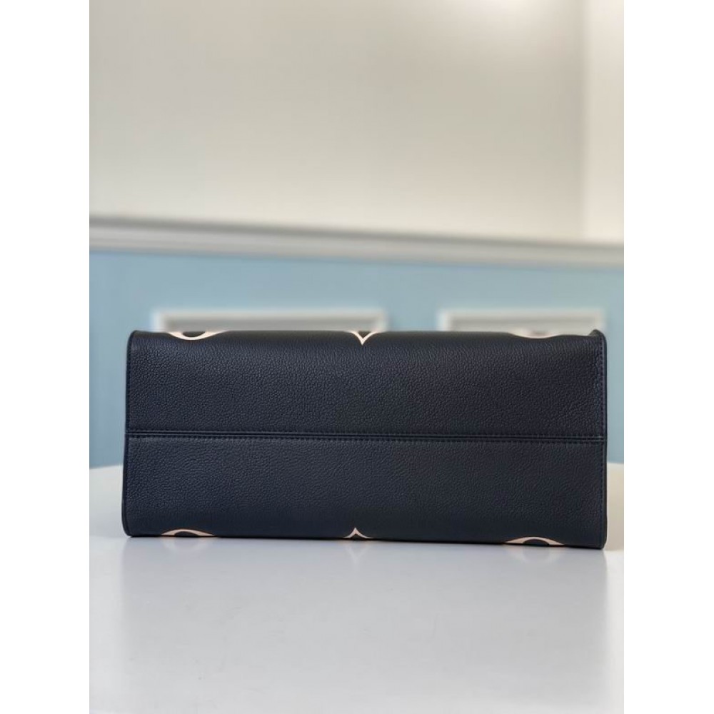 Lv OnTheGo MM 35x27x14 cm M11847 Bags