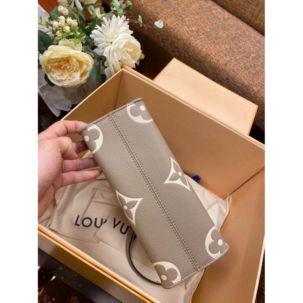 Lv OnTheGo PM M45779 25X19X11.5CM Bags