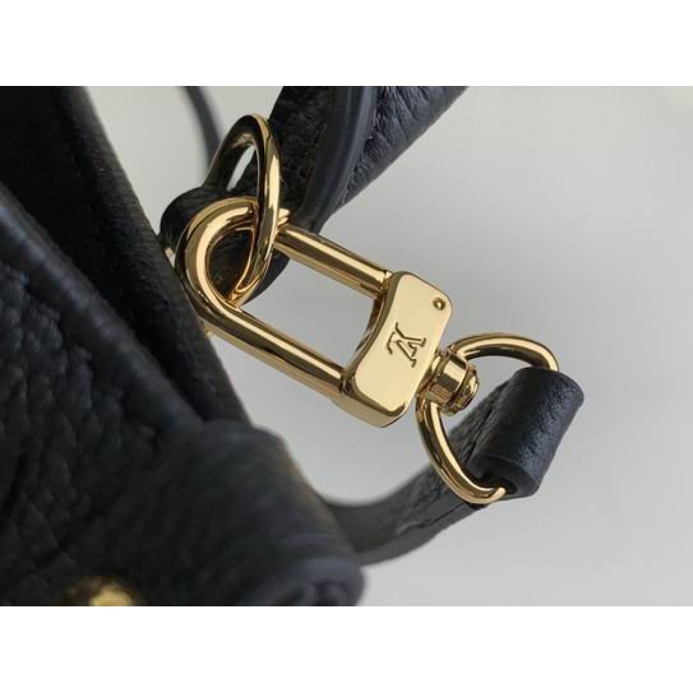 Lv OnTheGo BB M47054 18x15x8.5cm Bags