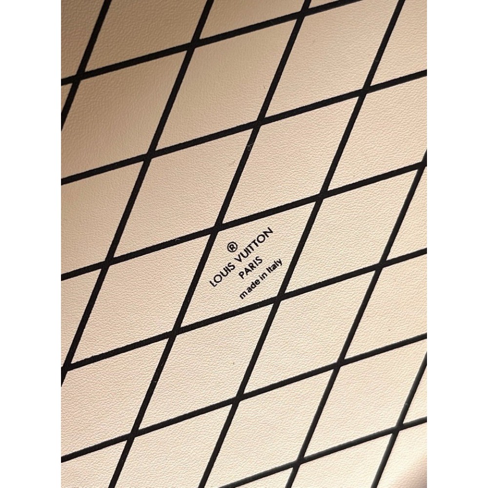 Lv Petite Malle M13738 20 x 12.5 x 6 cm Bags