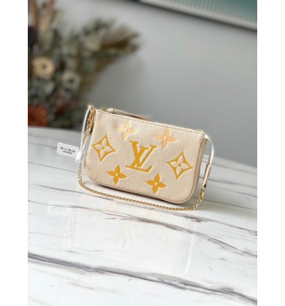 Lv Mini Pochette Accessories M80501 15.5x10.5x4cm