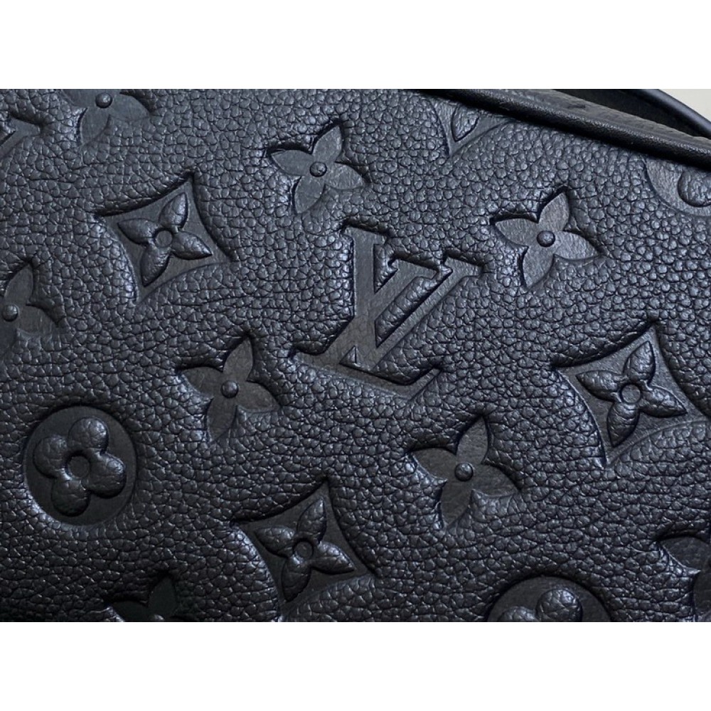 Lv Toiletry M11750 24x13x13cm Bags