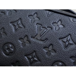 Lv Toiletry M11750 24x13x13cm Bags
