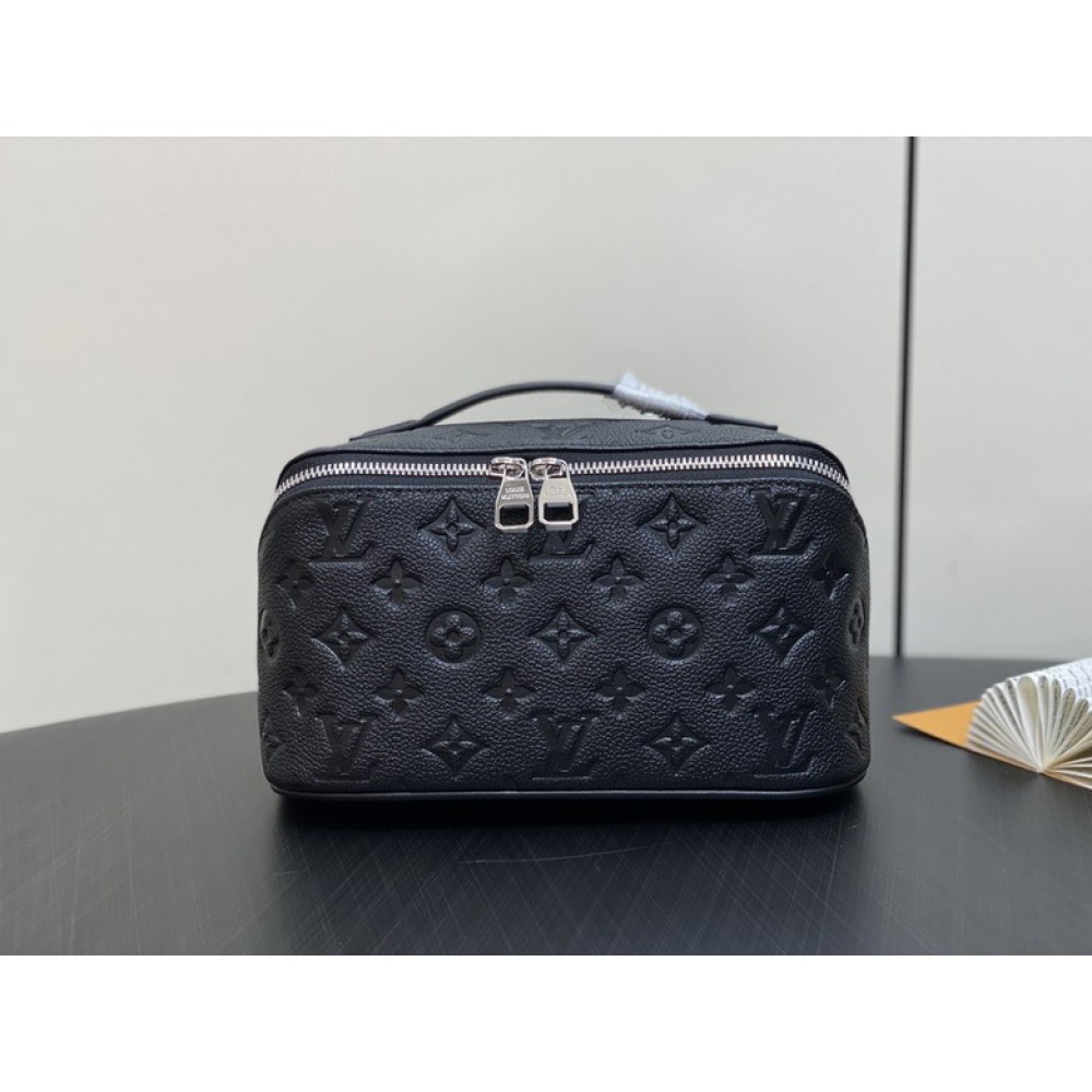 Lv Toiletry M11750 24x13x13cm Bags