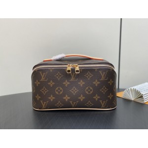 Lv Toiletry M11750 24x13x13cm Bags