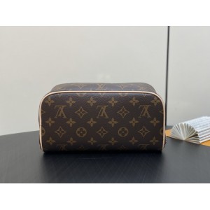 Lv Toiletry M11750 24x13x13cm Bags