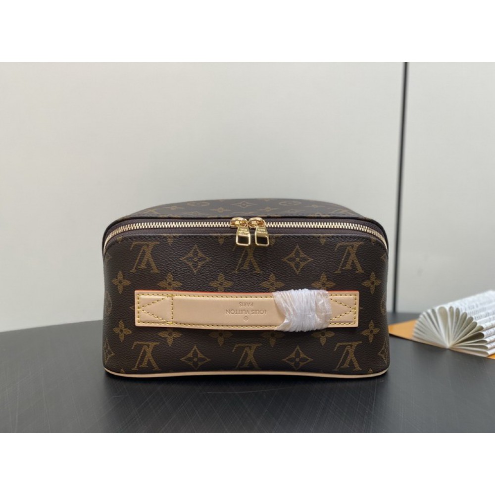 Lv Toiletry M11750 24x13x13cm Bags