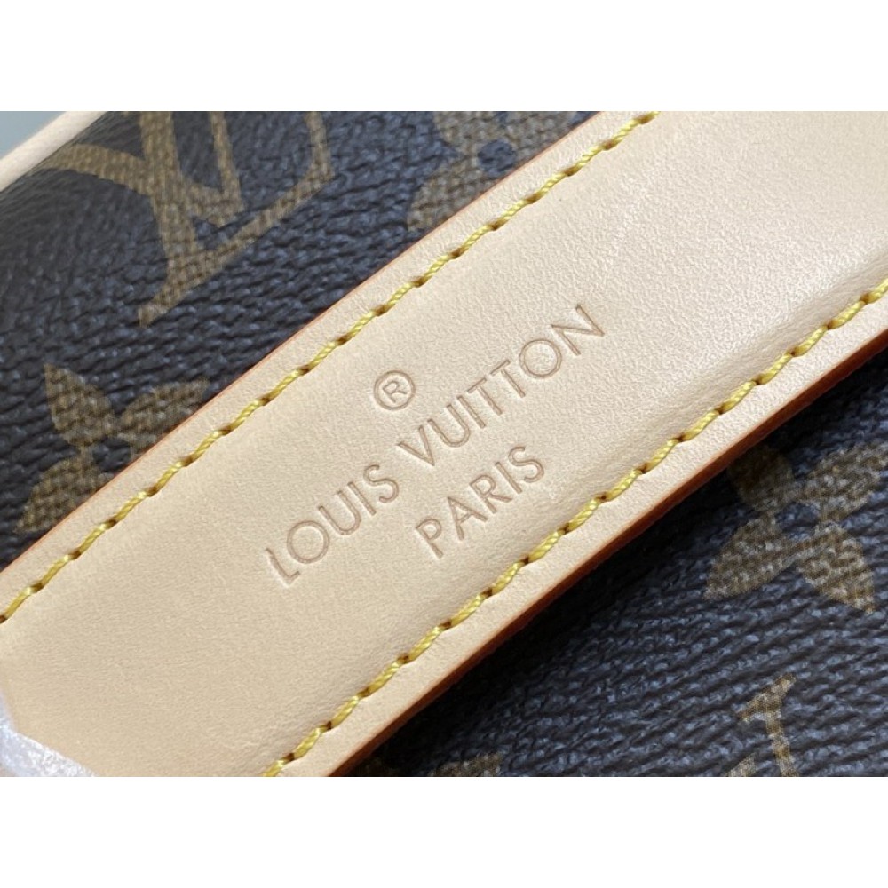 Lv Toiletry M11750 24x13x13cm Bags