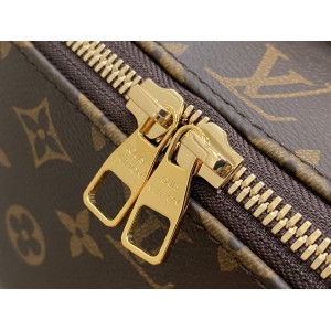 Lv Toiletry M11750 24x13x13cm Bags