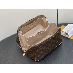 Lv Toiletry M11750 24x13x13cm Bags