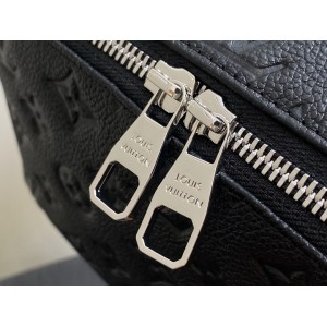 Lv Toiletry M11750 24x13x13cm Bags