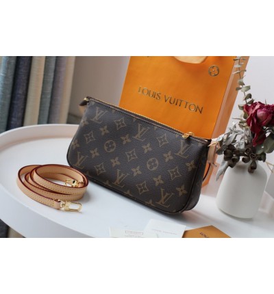 Lv Pochette Accessoires monogram 13x4x22cm